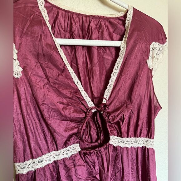 Vintage Keyhole Nylon Slip Dress Lace Details Sz Medium Cap Sleeves Burgundy Red - Picture 4 of 7